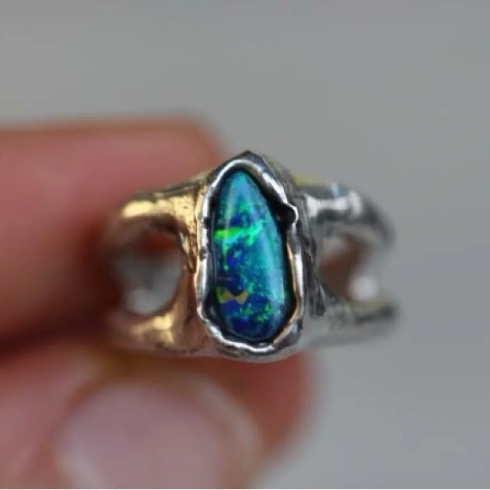 Sterling Silver and Opal Ring - Picture 3 of 11